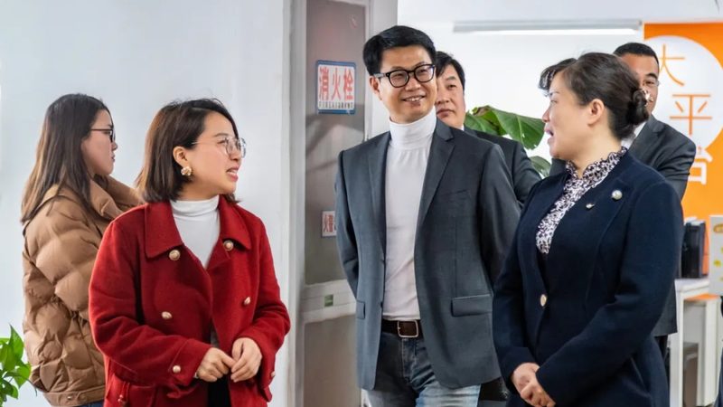 服装直播代运营公司收费揭秘：揭秘背后的逻辑与策略